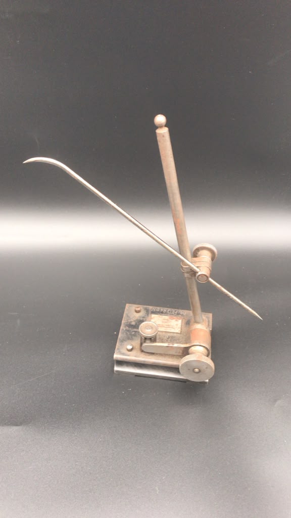 Brown & Sharpe 8-Inch V-Groove Surface Gauge - Image 2